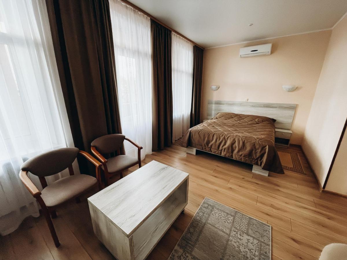 Oberig Hotel Kyiv Exterior photo