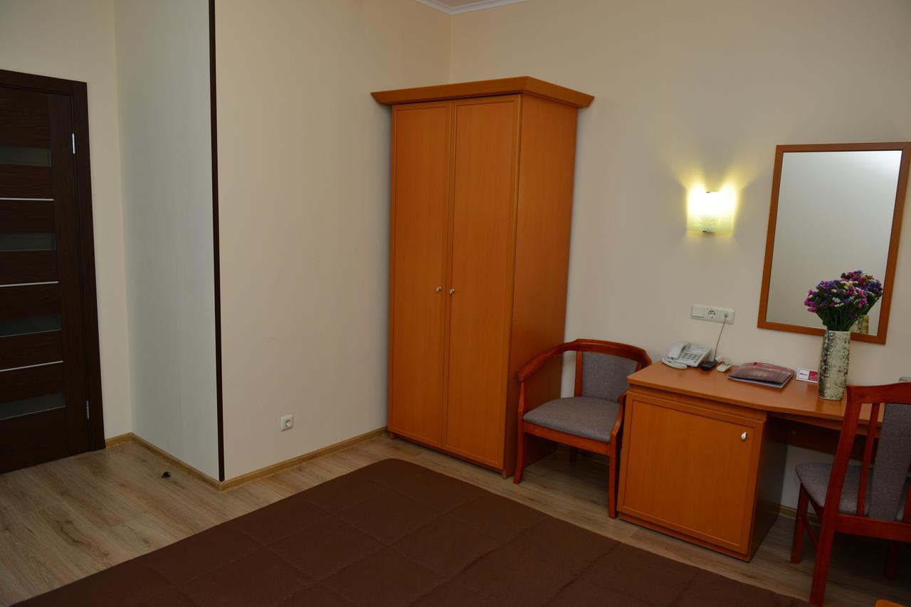Oberig Hotel Kyiv Exterior photo