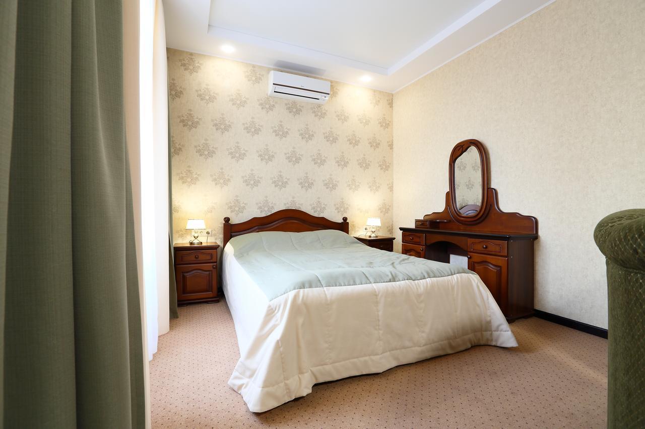 Oberig Hotel Kyiv Exterior photo