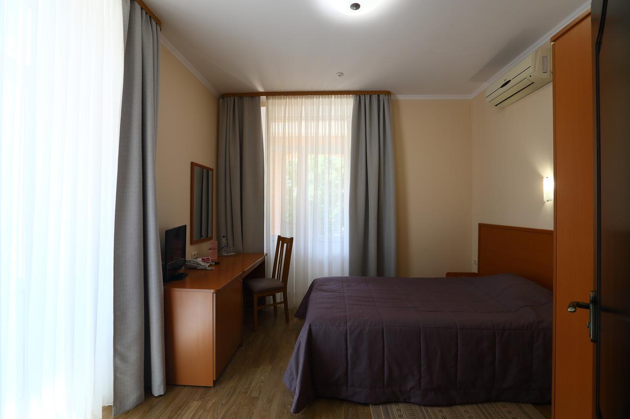 Oberig Hotel Kyiv Exterior photo
