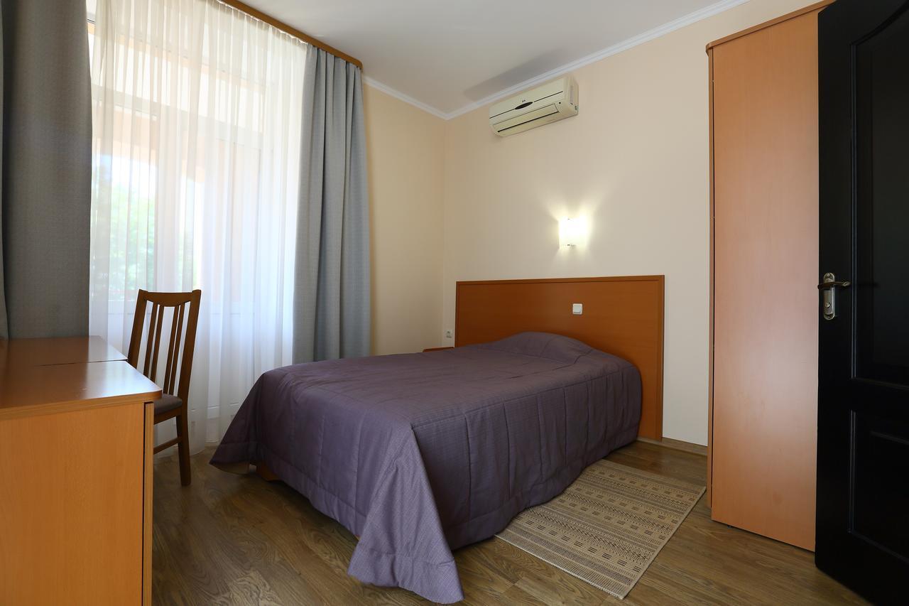 Oberig Hotel Kyiv Exterior photo